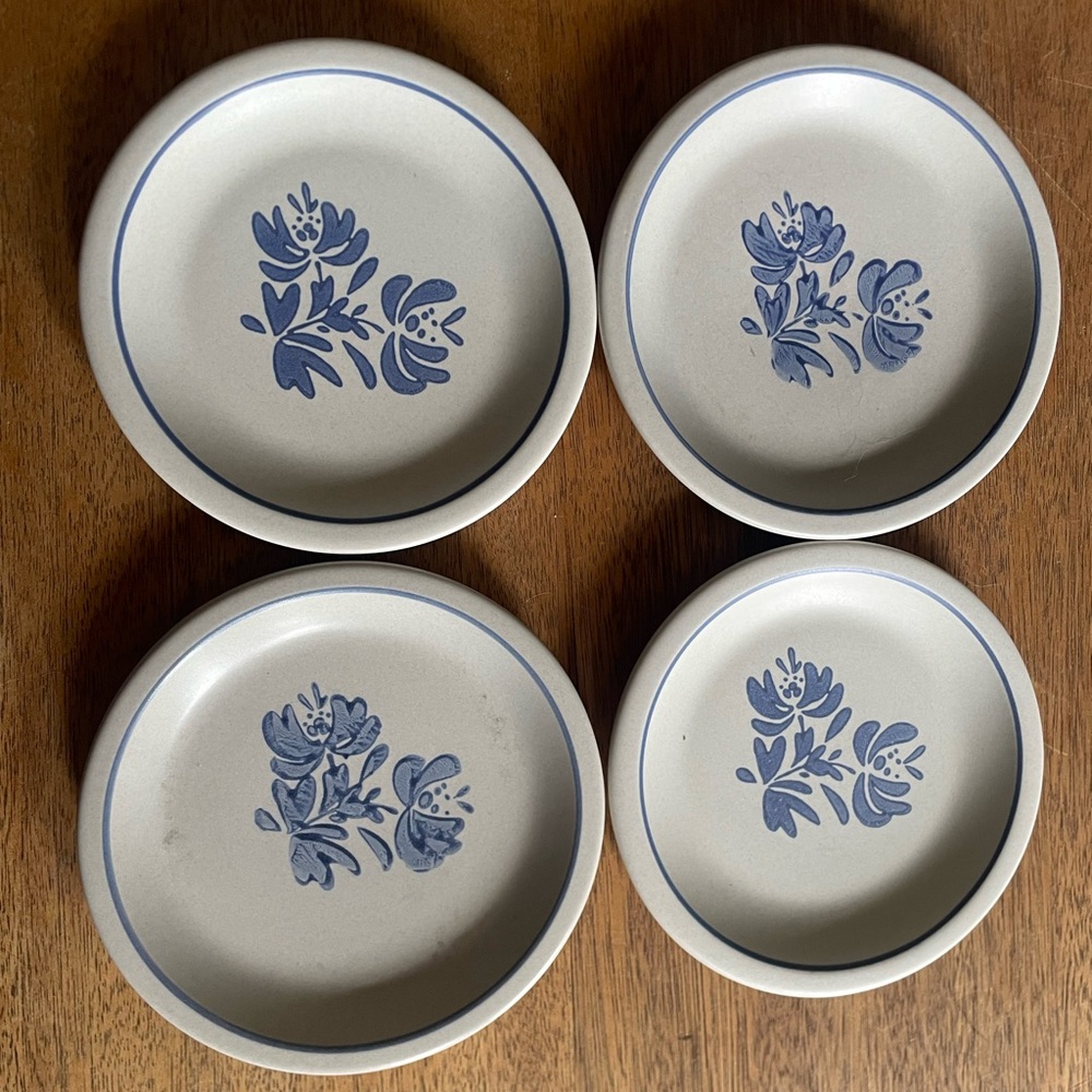 Pfaltzgraff Set of Four Cream Ceramic Dinnerware